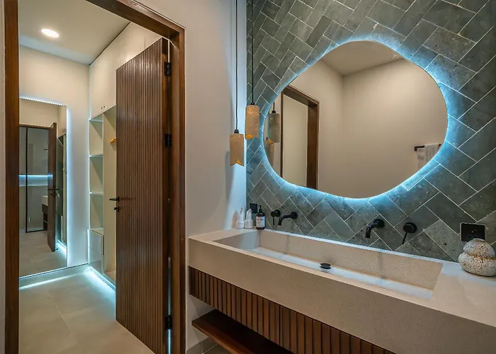 Villa Larente 2 - Modern Chic 2br, Close To Bingin *