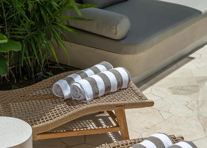 Larente 2 - Modern Chic 2br, Close To Bingin