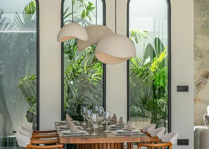 Villa Larente 2 - Modern Chic 2br, Close To Bingin *