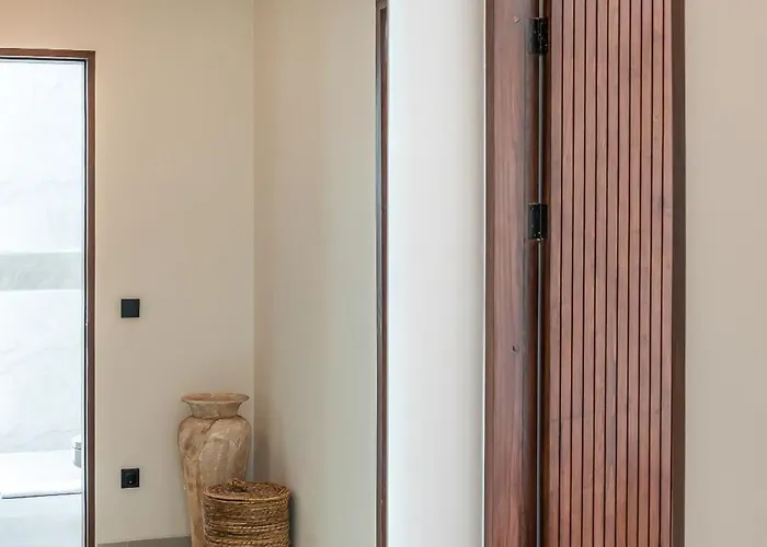 Larente 2 - Modern Chic 2br, Close To Bingin Villa Uluwatu