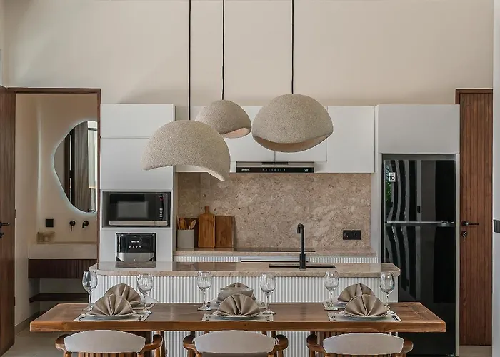 Larente 2 - Modern Chic 2br, Close To Bingin Villa