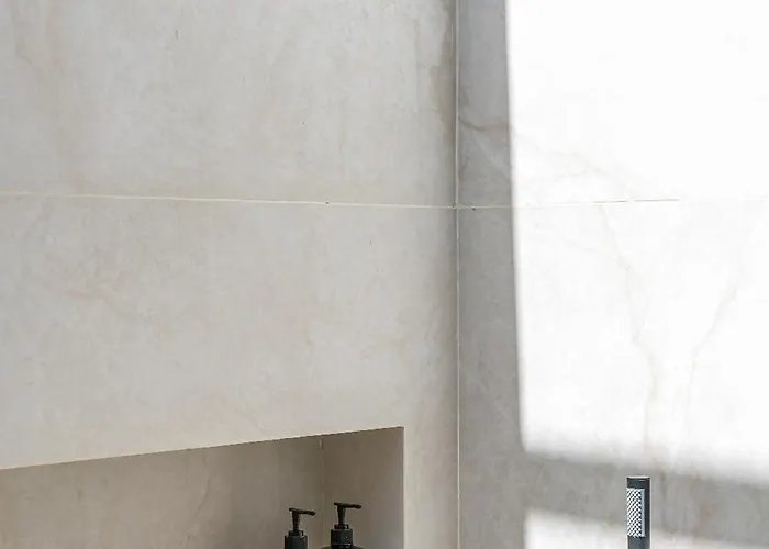 Larente 2 - Modern Chic 2br, Close To Bingin * Uluwatu