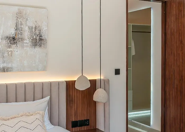 Villa Larente 2 - Modern Chic 2br, Close To Bingin