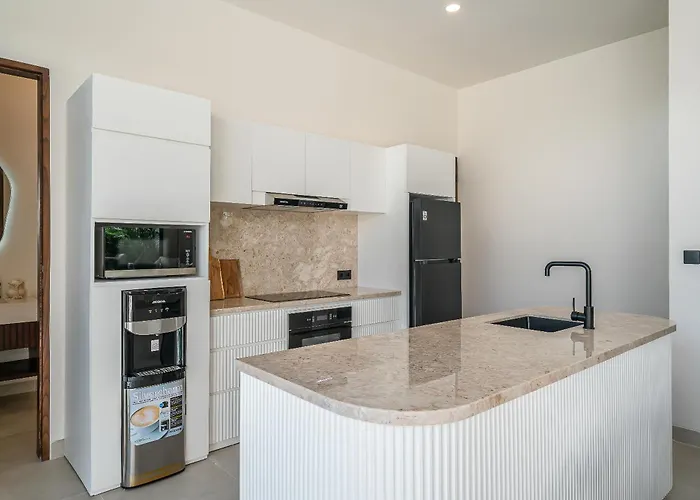 Larente 2 - Modern Chic 2br, Close To Bingin Villa *
