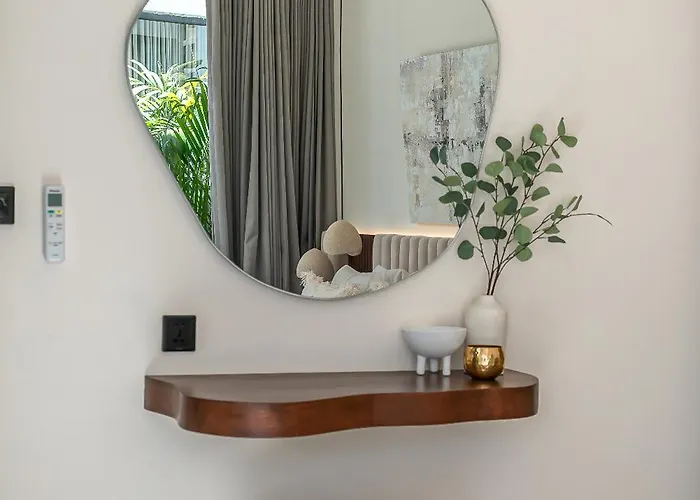 Larente 2 - Modern Chic 2br, Close To Bingin Villa