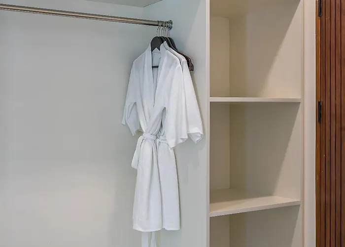 Larente 2 - Modern Chic 2br, Close To Bingin *